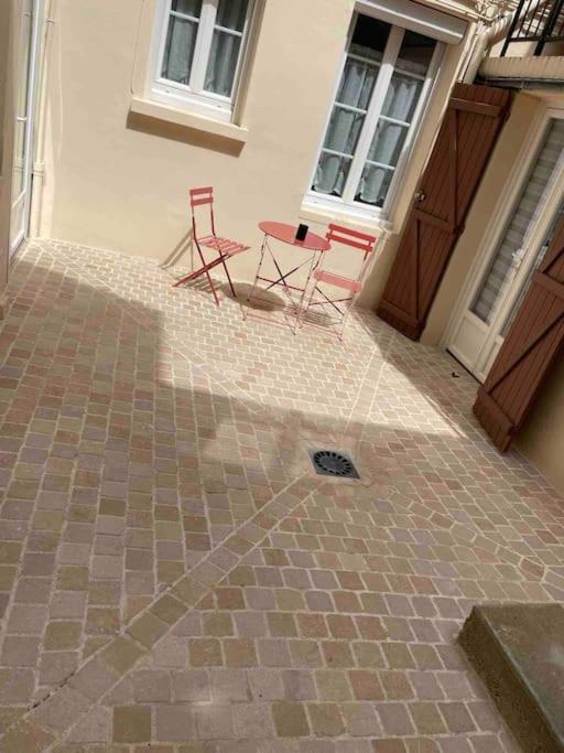 Le Cocon Balneo Apartment Sens Exterior foto